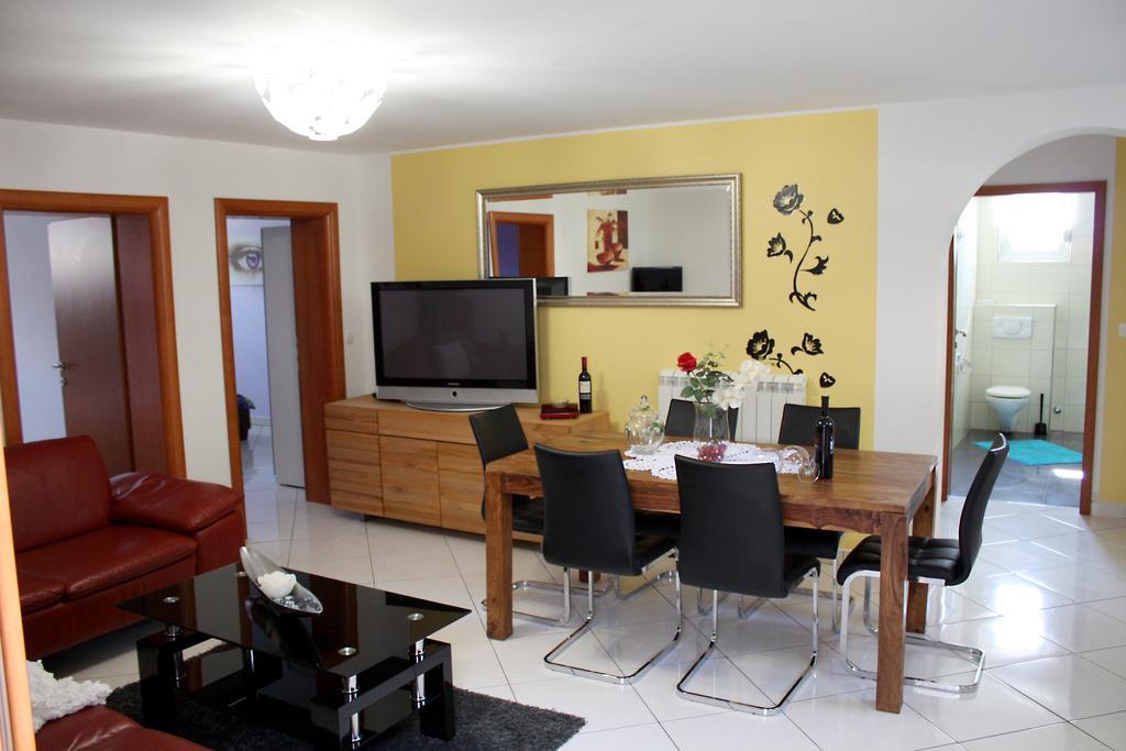 Apartments Villa Lili Umag Chambre photo